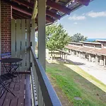 2 Bedroom Lovely In *