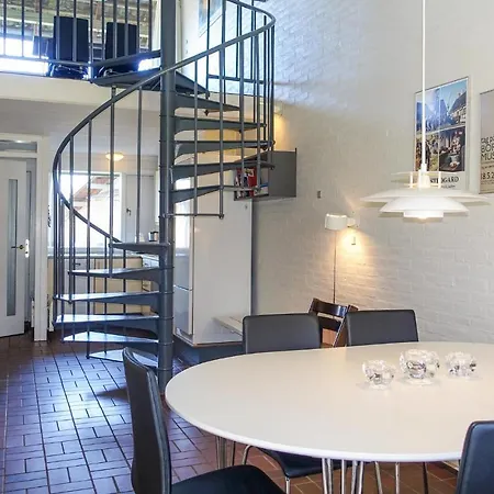 2 Bedroom Lovely In Appartement