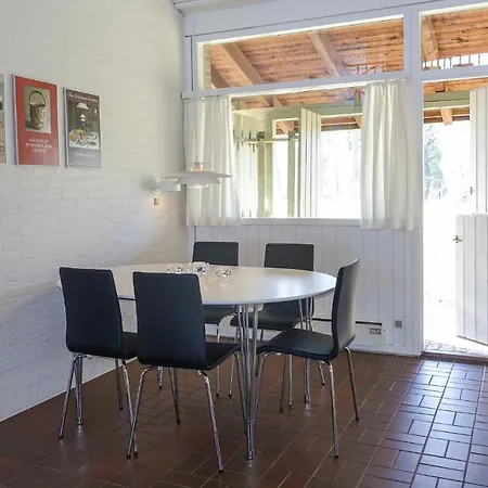 2 Bedroom Lovely In *